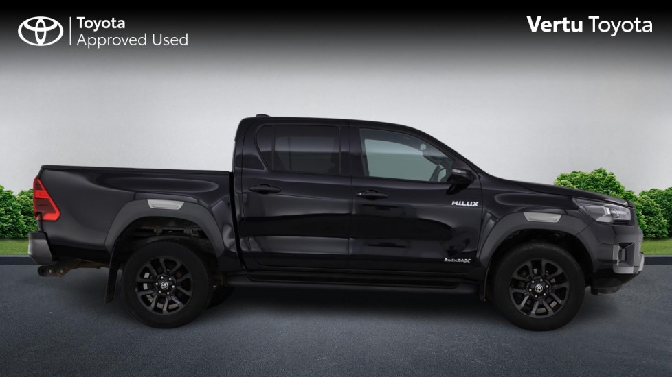 Toyota Hilux Diesel Invincible X D/Cab Pick Up 2.8 D-4D Auto - Image 23