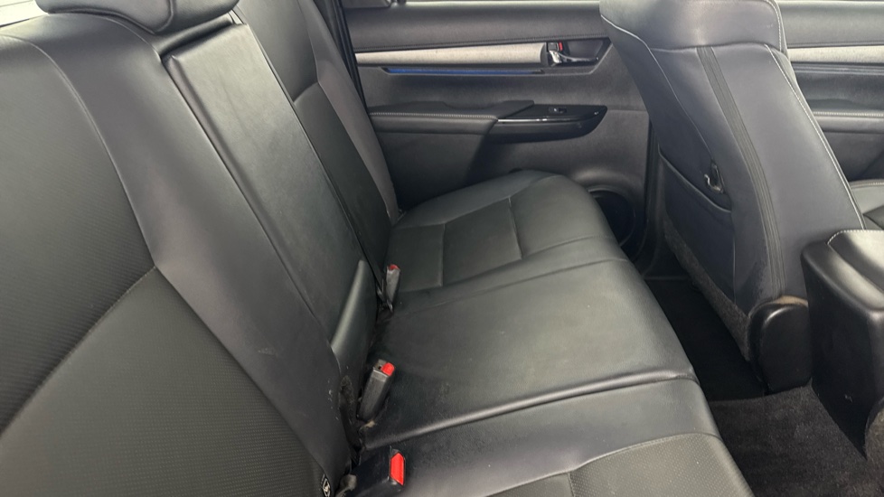 Toyota Hilux Diesel Invincible X D/Cab Pick Up 2.8 D-4D Auto - Image 8