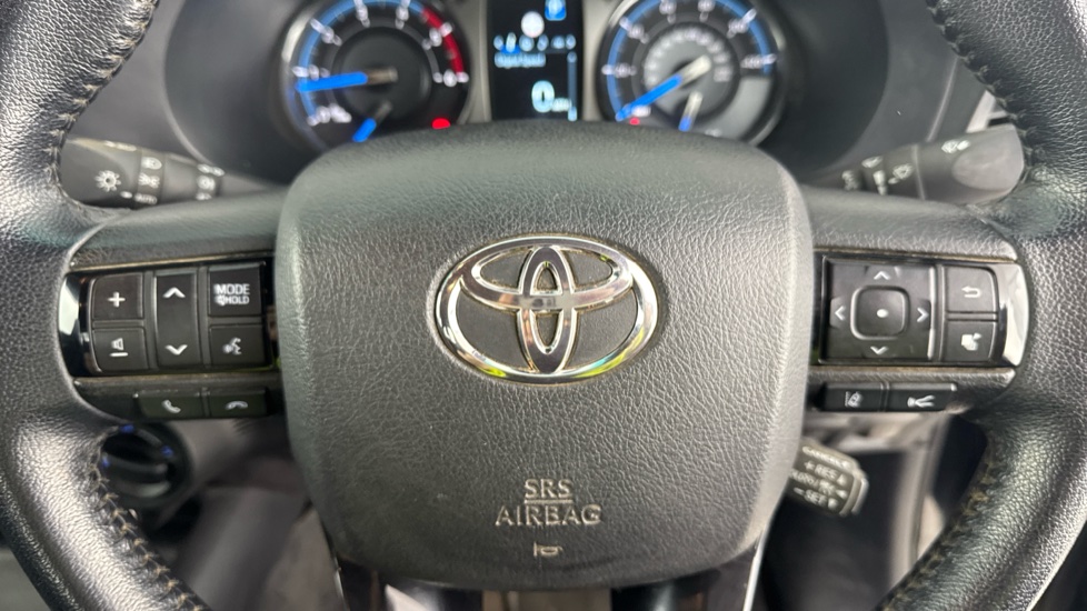 Toyota Hilux Diesel Invincible X D/Cab Pick Up 2.8 D-4D Auto - Image 10