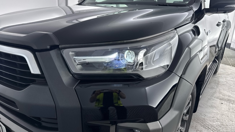 Toyota Hilux Diesel Invincible X D/Cab Pick Up 2.8 D-4D Auto - Image 20