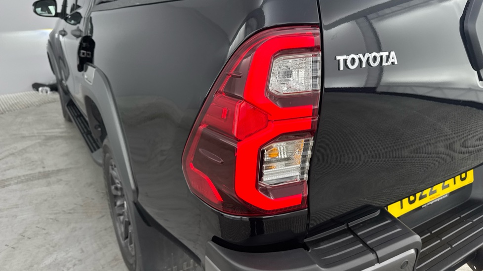 Toyota Hilux Diesel Invincible X D/Cab Pick Up 2.8 D-4D Auto - Image 21