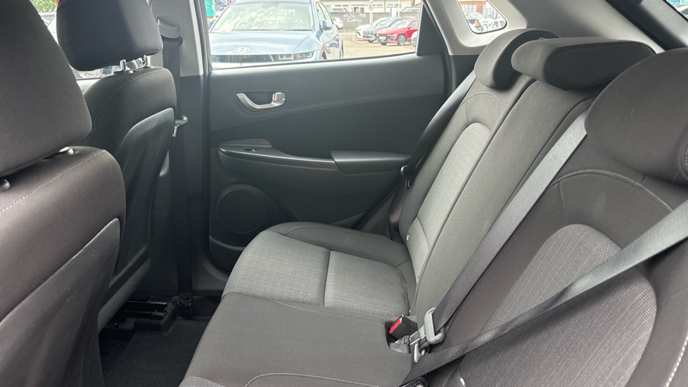 Hyundai KONA 1.0 TGDi 48V MHEV SE Connect 5dr Petrol Hatchback - Image 16