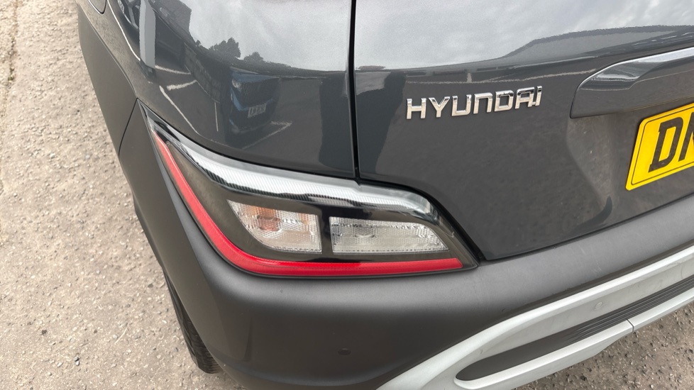 Hyundai KONA 1.0 TGDi 48V MHEV SE Connect 5dr Petrol Hatchback - Image 31