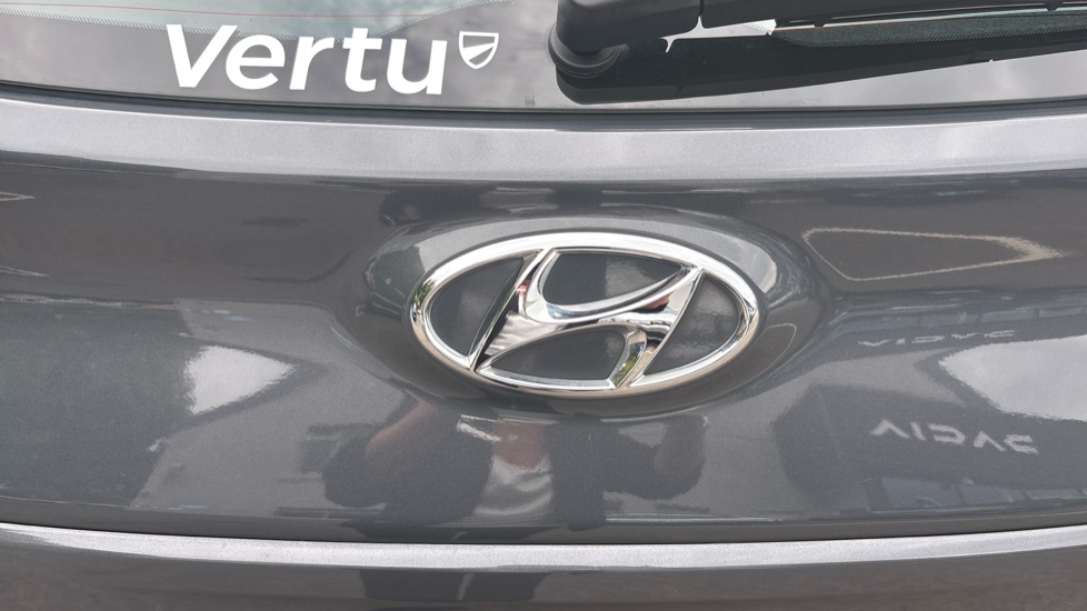 Hyundai KONA 1.0 TGDi 48V MHEV SE Connect 5dr Petrol Hatchback - Image 33