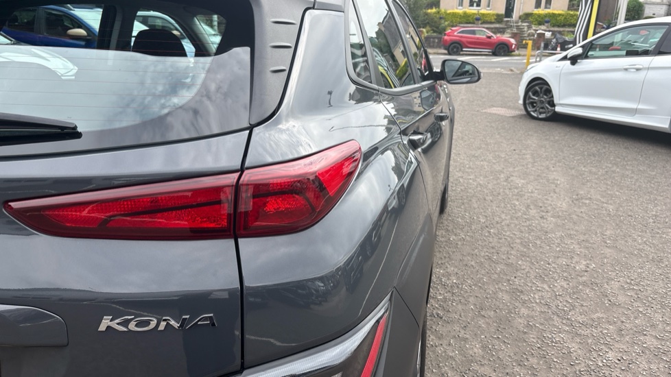 Hyundai KONA 1.0 TGDi 48V MHEV SE Connect 5dr Petrol Hatchback - Image 36
