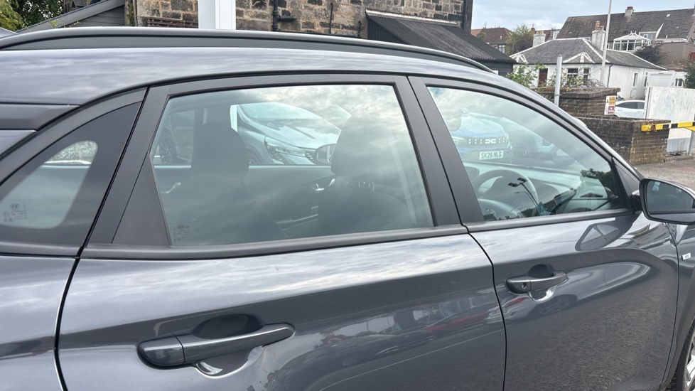 Hyundai KONA 1.0 TGDi 48V MHEV SE Connect 5dr Petrol Hatchback - Image 38