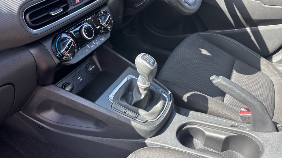 Hyundai KONA 1.0 TGDi 48V MHEV SE Connect 5dr Petrol Hatchback - Image 13