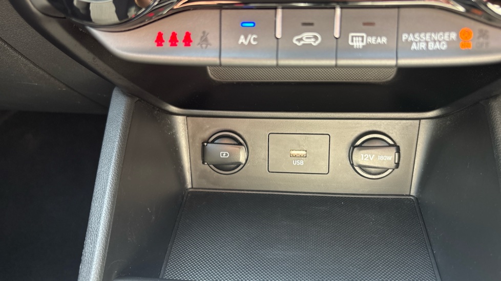 Hyundai KONA 1.0 TGDi 48V MHEV SE Connect 5dr Petrol Hatchback - Image 23