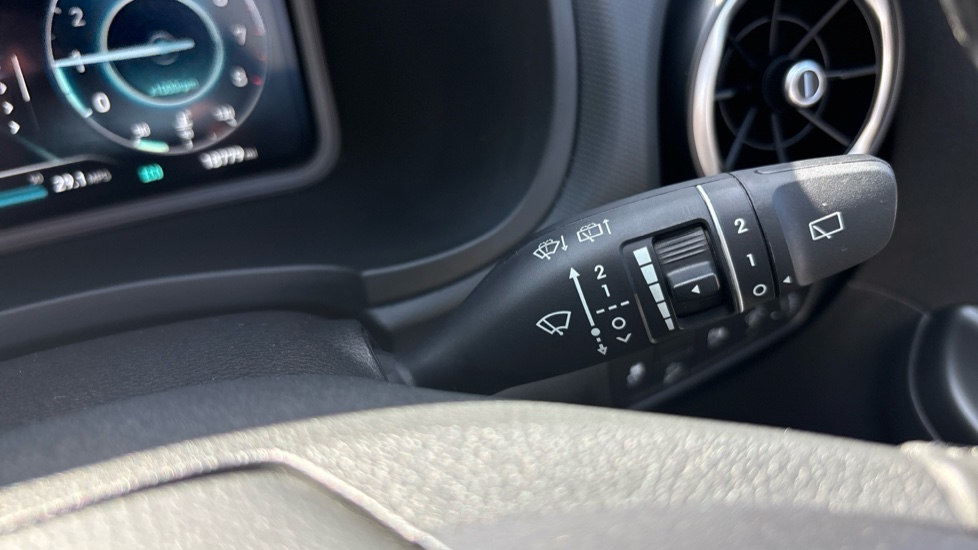 Hyundai KONA 1.0 TGDi 48V MHEV SE Connect 5dr Petrol Hatchback - Image 32