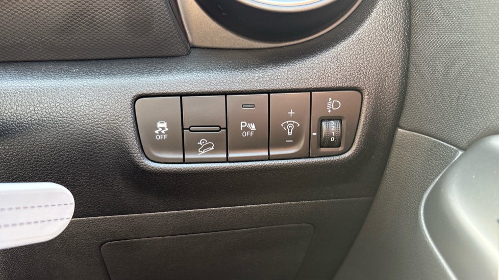 Hyundai KONA 1.0 TGDi 48V MHEV SE Connect 5dr Petrol Hatchback - Image 33