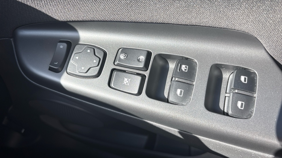 Hyundai KONA 1.0 TGDi 48V MHEV SE Connect 5dr Petrol Hatchback - Image 34