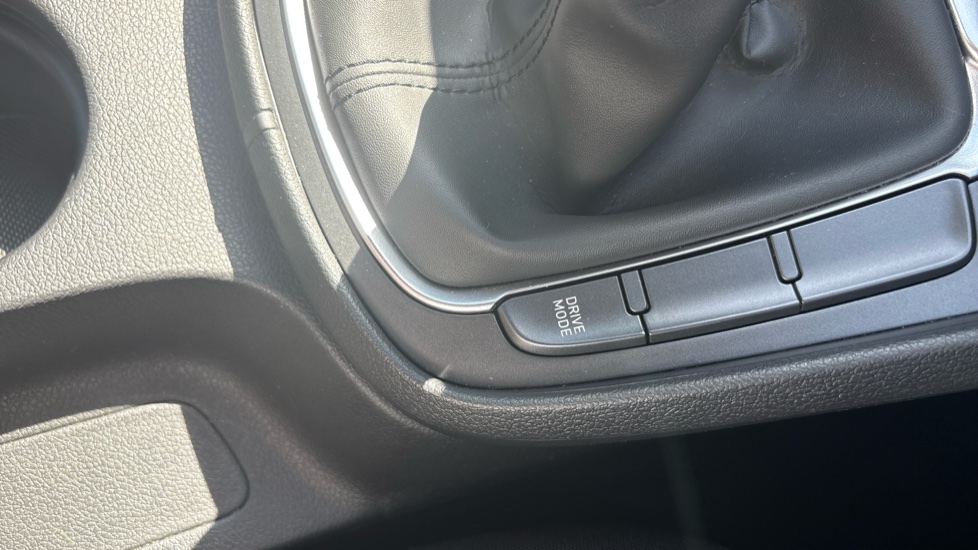 Hyundai KONA 1.0 TGDi 48V MHEV SE Connect 5dr Petrol Hatchback - Image 35