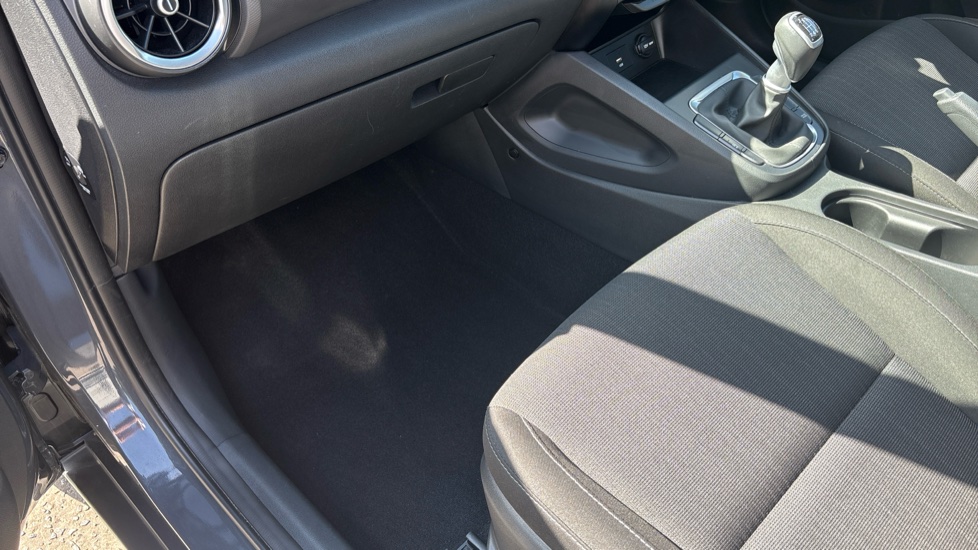 Hyundai KONA 1.0 TGDi 48V MHEV SE Connect 5dr Petrol Hatchback - Image 53