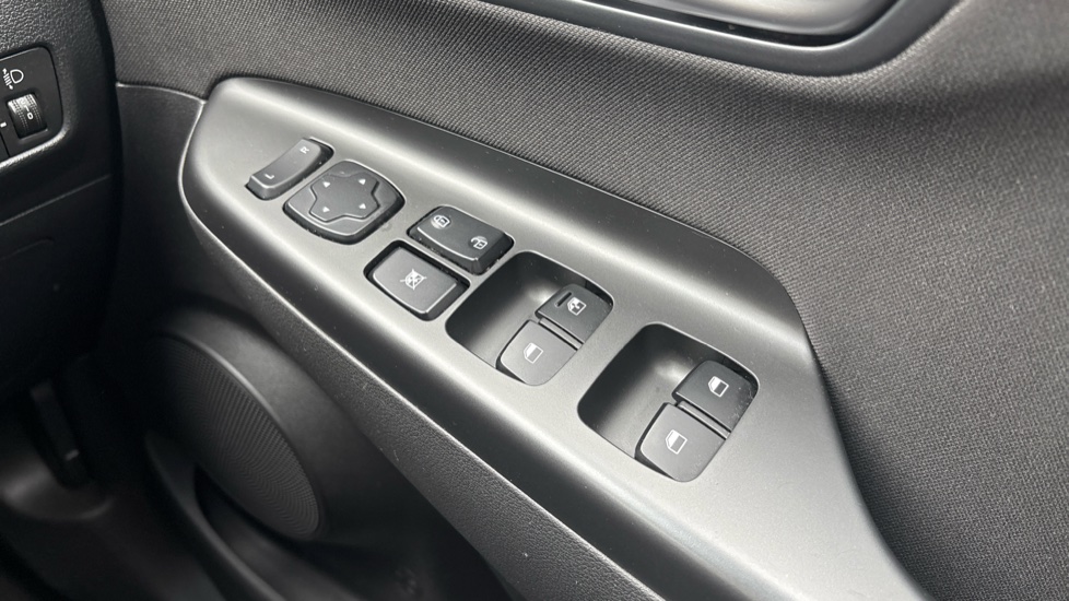 Hyundai KONA 1.0 TGDi 48V MHEV SE Connect 5dr Petrol Hatchback - Image 17