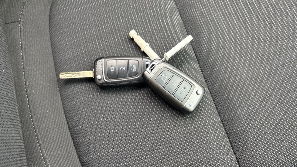 Hyundai KONA 1.0 TGDi 48V MHEV SE Connect 5dr Petrol Hatchback - Image 20