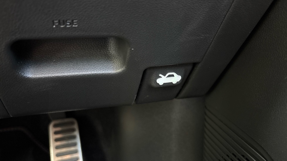 Hyundai KONA 1.6T 138 N Line 5dr Petrol Hatchback - Image 51