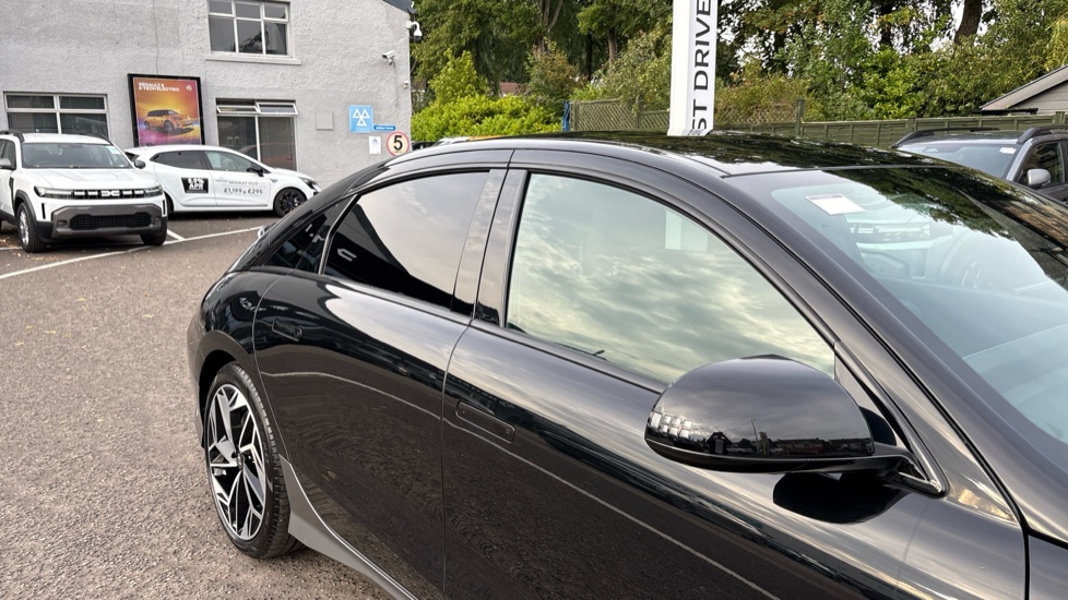 Hyundai IONIQ 6 168kW Premium 77kWh 4dr Auto Electric Saloon - Image 40