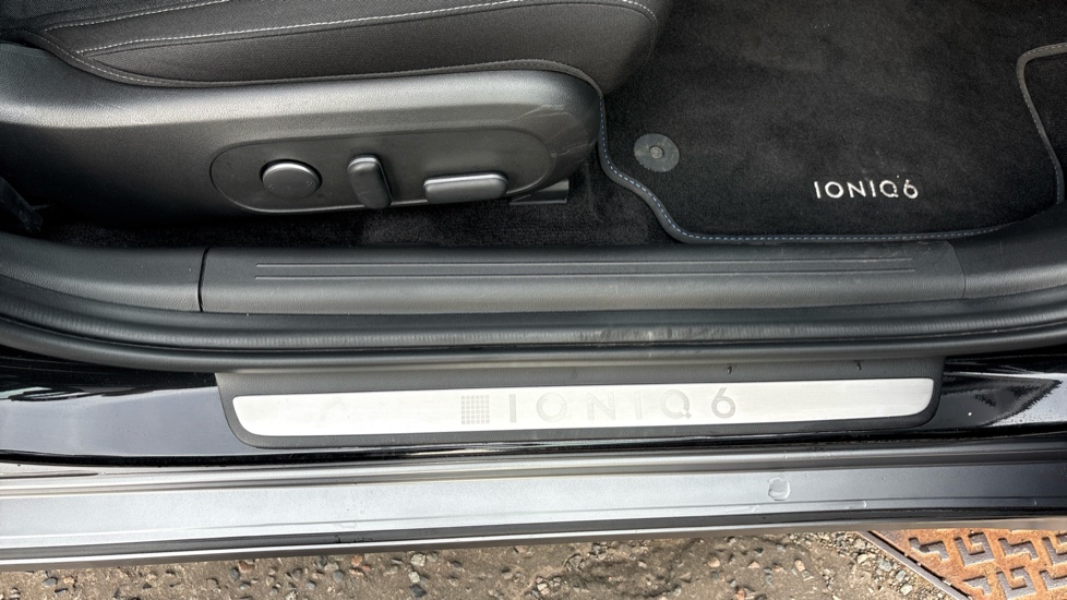 Hyundai IONIQ 6 168kW Premium 77kWh 4dr Auto Electric Saloon - Image 43
