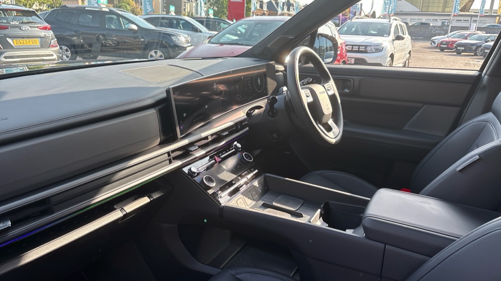Hyundai SANTA FE 1.6 TGDi 288 PHEV Calligraphy 5dr 4WD Auto [6 St] Estate - Image 9