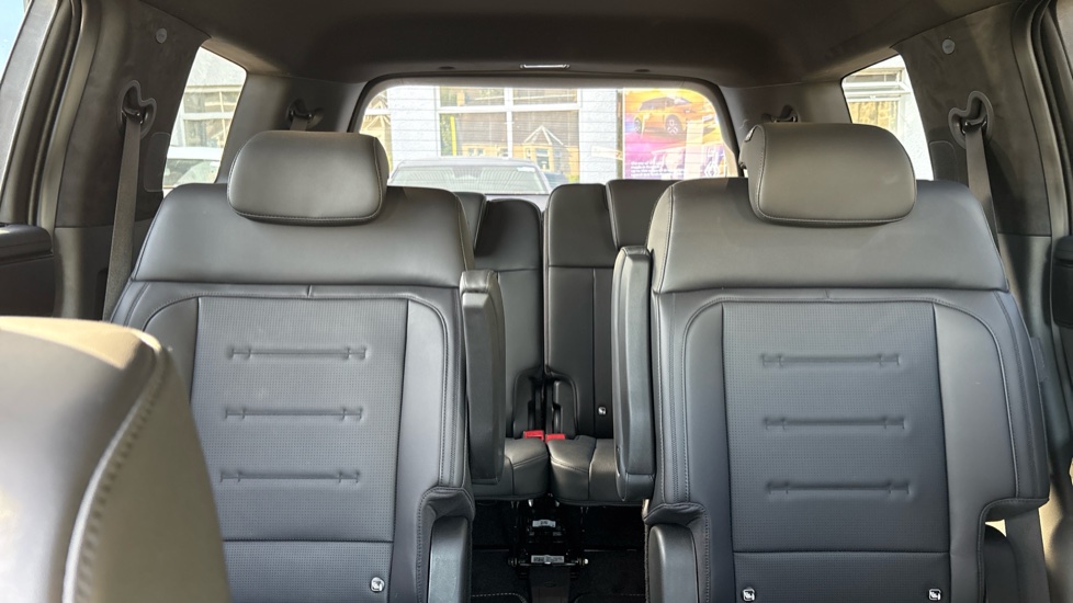 Hyundai SANTA FE 1.6 TGDi 288 PHEV Calligraphy 5dr 4WD Auto [6 St] Estate - Image 15