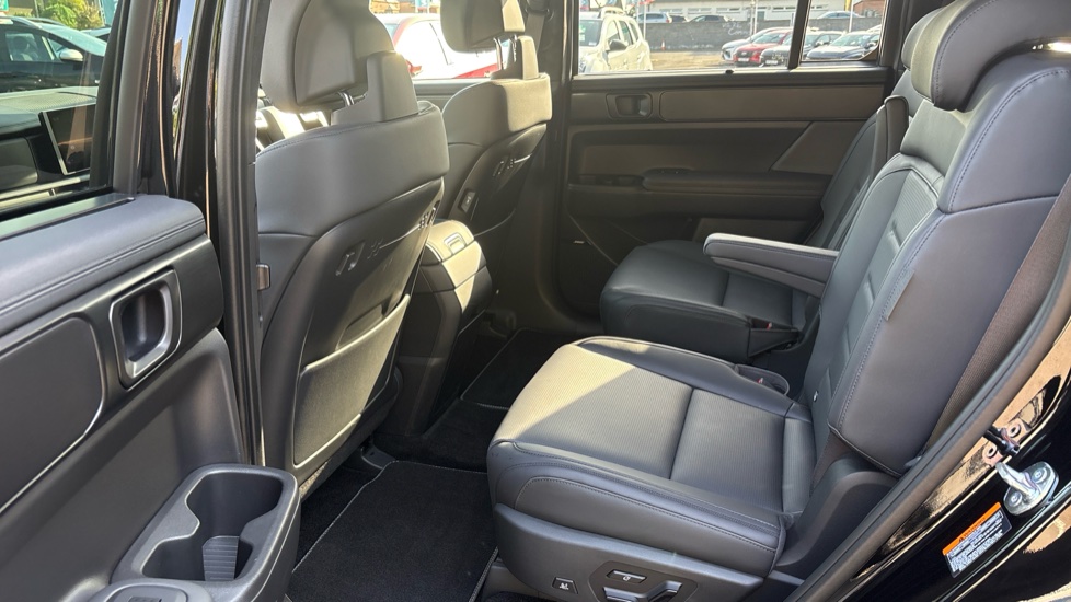 Hyundai SANTA FE 1.6 TGDi 288 PHEV Calligraphy 5dr 4WD Auto [6 St] Estate - Image 16