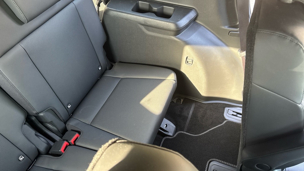 Hyundai SANTA FE 1.6 TGDi 288 PHEV Calligraphy 5dr 4WD Auto [6 St] Estate - Image 30