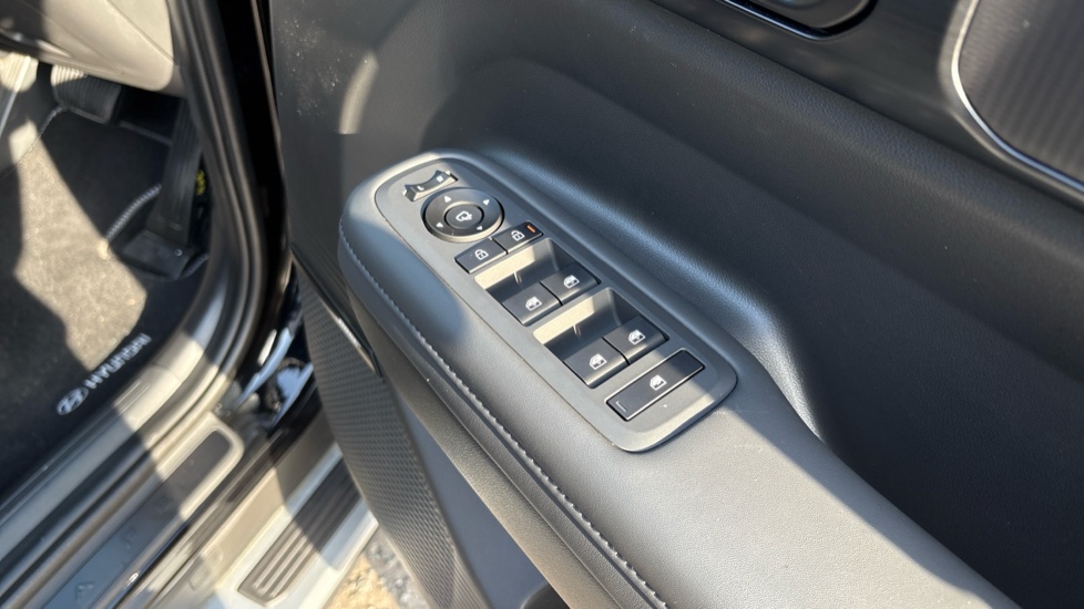 Hyundai SANTA FE 1.6 TGDi 288 PHEV Calligraphy 5dr 4WD Auto [6 St] Estate - Image 56