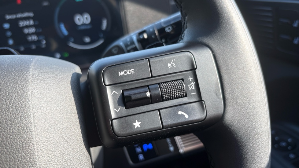 Hyundai SANTA FE 1.6 TGDi 288 PHEV Calligraphy 5dr 4WD Auto [6 St] Estate - Image 58