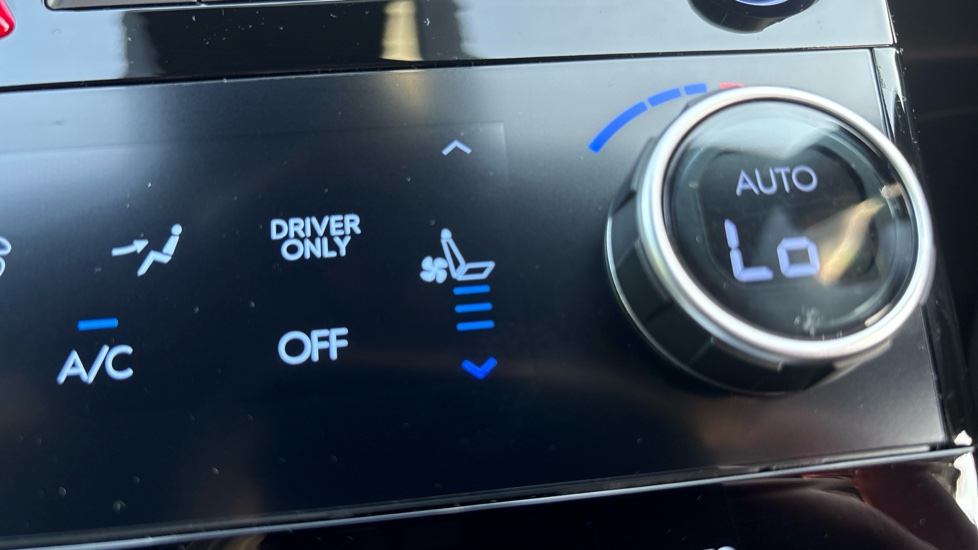 Hyundai SANTA FE 1.6 TGDi 288 PHEV Calligraphy 5dr 4WD Auto [6 St] Estate - Image 64