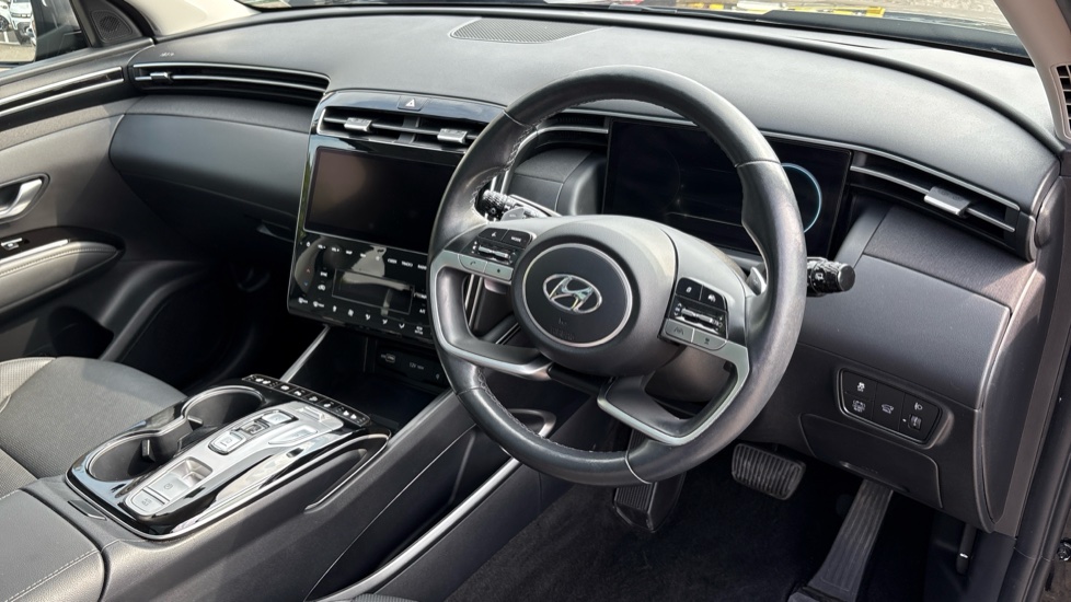 Hyundai TUCSON 1.6 TGDi Hybrid 230 Ultimate 5dr 2WD Auto Hybrid Estate - Image 11