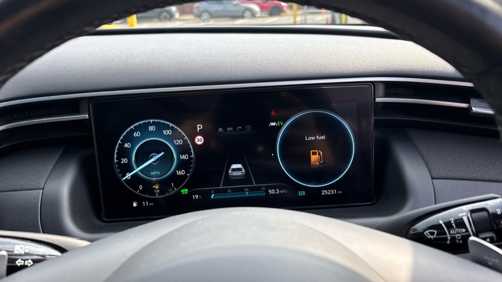 Hyundai TUCSON 1.6 TGDi Hybrid 230 Ultimate 5dr 2WD Auto Hybrid Estate - Image 12