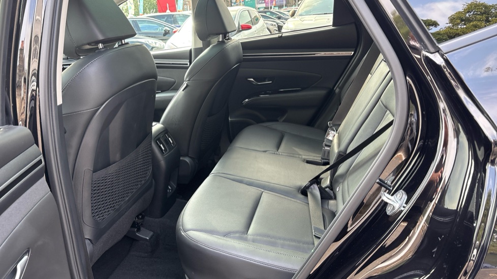 Hyundai TUCSON 1.6 TGDi Hybrid 230 Ultimate 5dr 2WD Auto Hybrid Estate - Image 16
