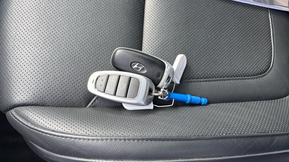 Hyundai TUCSON 1.6 TGDi Hybrid 230 Ultimate 5dr 2WD Auto Hybrid Estate - Image 20