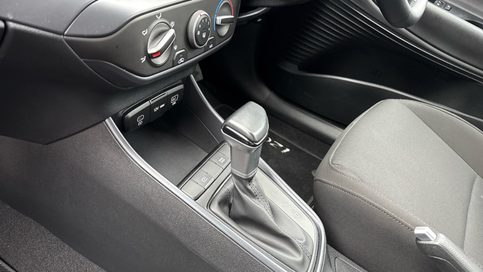 Hyundai i20 1.0T GDi Advance 5dr DCT Petrol Hatchback - Image 13