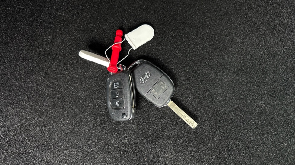 Hyundai i20 1.0T GDi Advance 5dr DCT Petrol Hatchback - Image 20