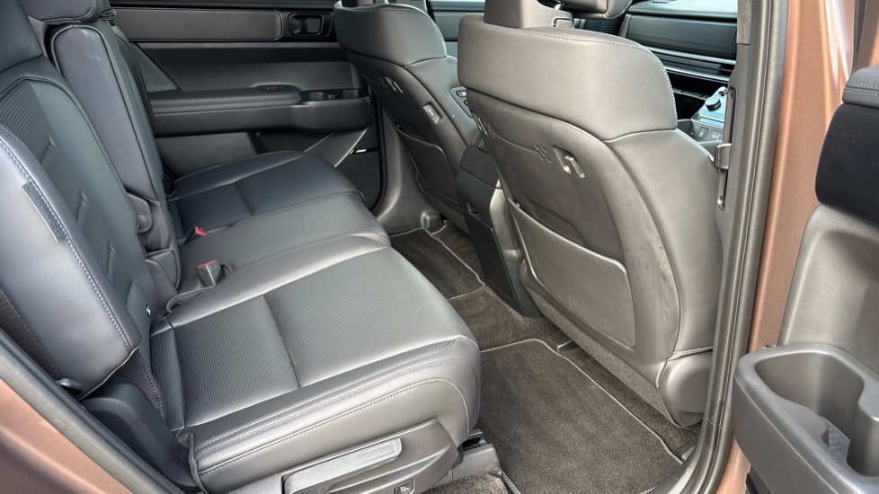 Hyundai SANTA FE 1.6 TGDi Hybrid Calligraphy 5dr 4WD Auto Hybrid Estate - Image 16