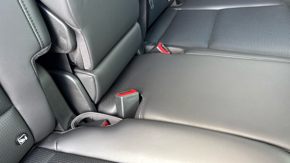 Hyundai SANTA FE 1.6 TGDi Hybrid Calligraphy 5dr 4WD Auto Hybrid Estate - Image 17