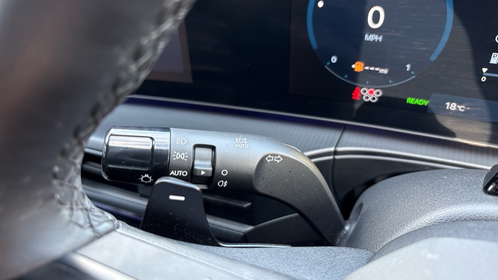 Hyundai SANTA FE 1.6 TGDi Hybrid Calligraphy 5dr 4WD Auto Hybrid Estate - Image 27