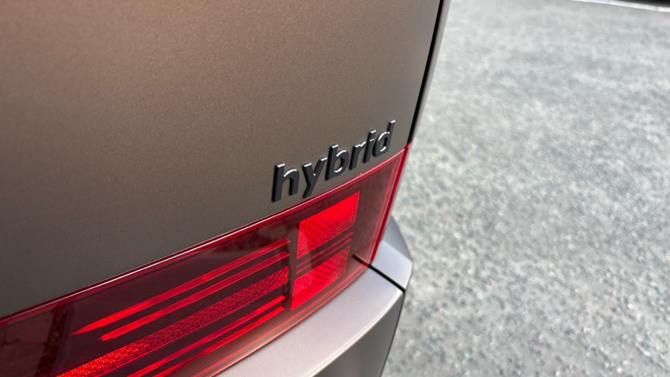 Hyundai SANTA FE 1.6 TGDi Hybrid Calligraphy 5dr 4WD Auto Hybrid Estate - Image 50
