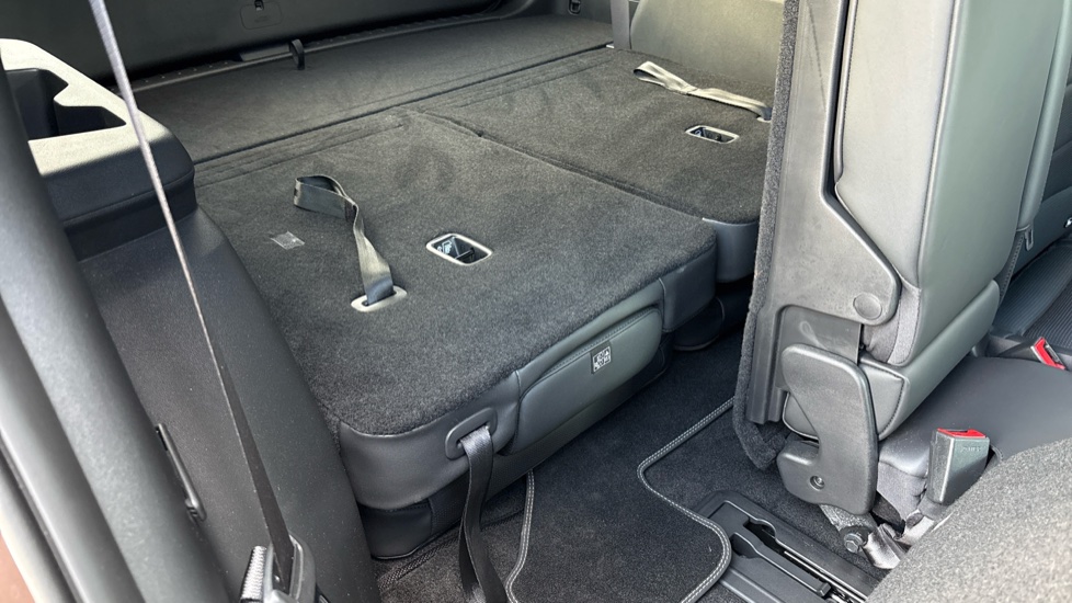 Hyundai SANTA FE 1.6 TGDi Hybrid Calligraphy 5dr 4WD Auto Hybrid Estate - Image 53