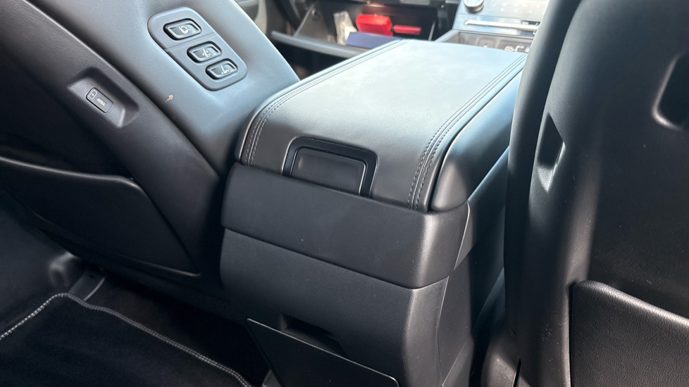 Hyundai SANTA FE 1.6 TGDi Hybrid Calligraphy 5dr 4WD Auto Hybrid Estate - Image 55