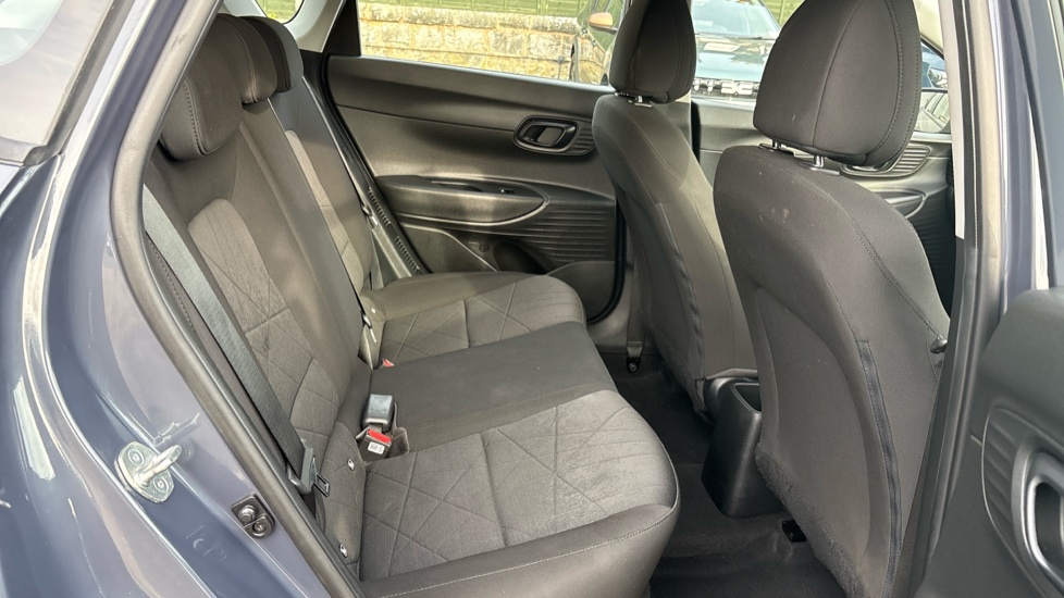 Hyundai BAYON 1.0 TGDi 48V MHEV SE Connect 5dr Petrol Hatchback - Image 16