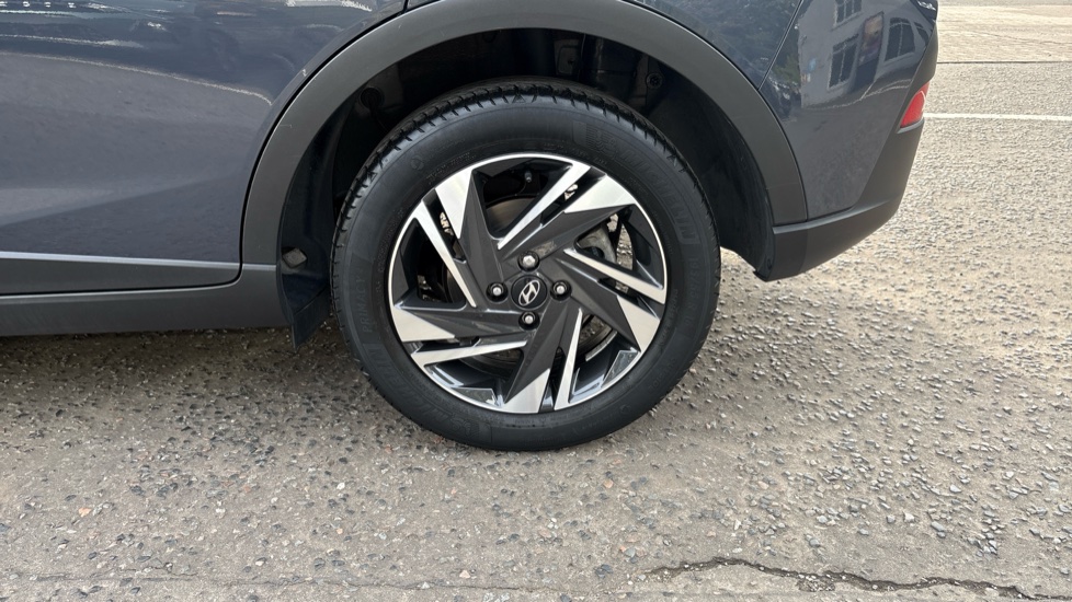 Hyundai BAYON 1.0 TGDi 48V MHEV SE Connect 5dr Petrol Hatchback - Image 32