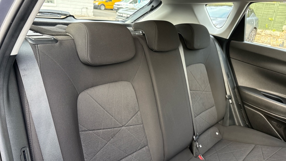 Hyundai BAYON 1.0 TGDi 48V MHEV SE Connect 5dr Petrol Hatchback - Image 38