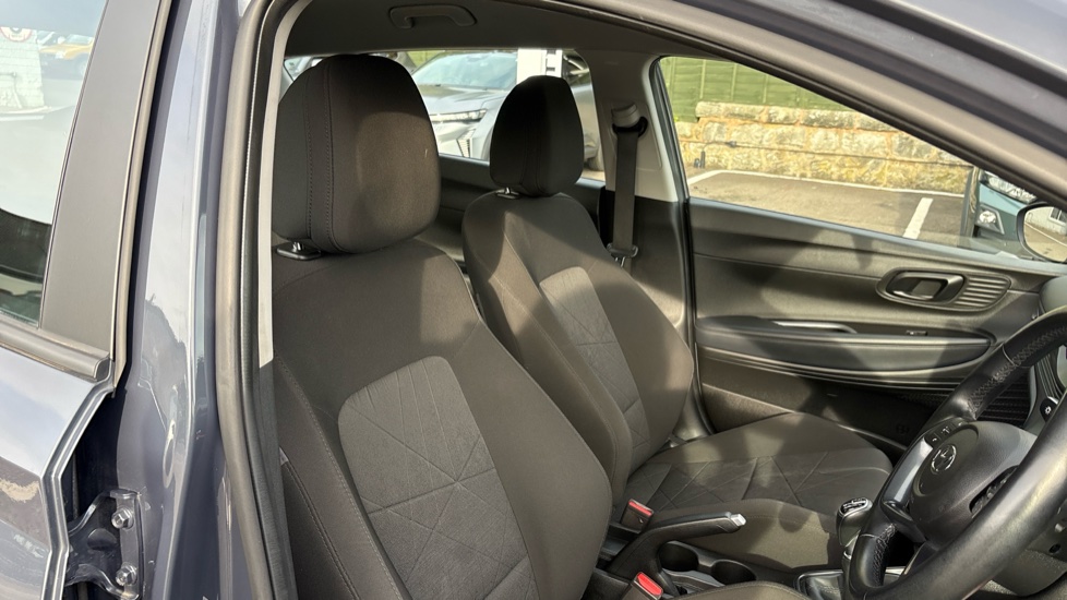 Hyundai BAYON 1.0 TGDi 48V MHEV SE Connect 5dr Petrol Hatchback - Image 42