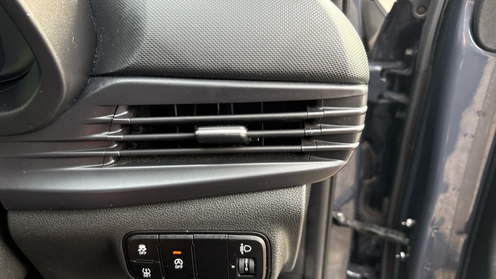Hyundai BAYON 1.0 TGDi 48V MHEV SE Connect 5dr Petrol Hatchback - Image 46
