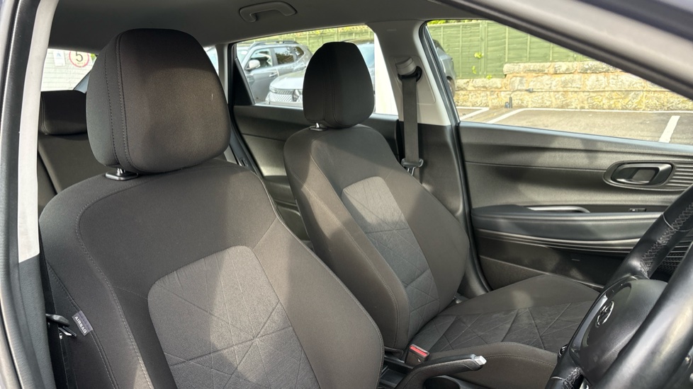 Hyundai BAYON 1.0 TGDi 48V MHEV SE Connect 5dr Petrol Hatchback - Image 50