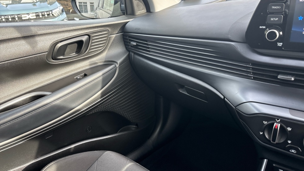 Hyundai BAYON 1.0 TGDi 48V MHEV SE Connect 5dr Petrol Hatchback - Image 62