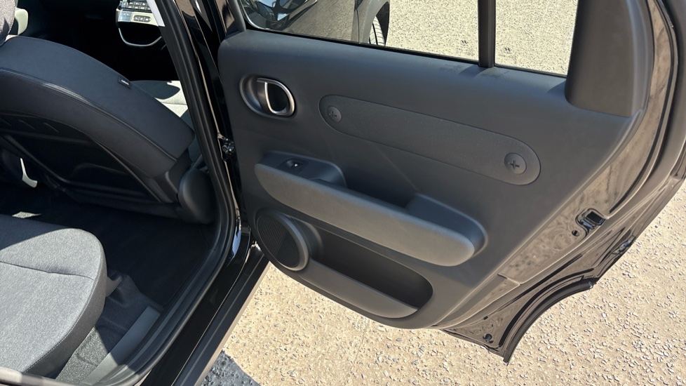 Hyundai INSTER 85kW 02 49kWh 5dr Auto Electric Hatchback - Image 41