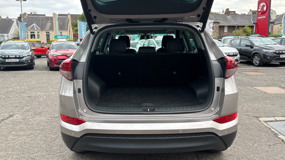 Hyundai TUCSON 1.7 CRDi Blue Drive Premium SE 5dr 2WD DCT Diesel Estate - Image 4